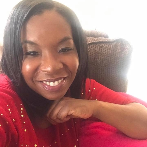 Meet your Posher, Sheilah - Picture 1 of 1